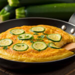 Omelette aux courgettes : la recette express anti-gaspi